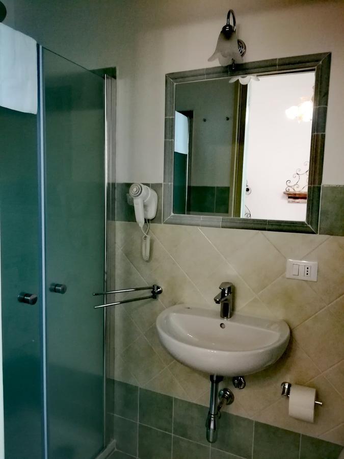Le Rose Del Viale Hotel Palermo Buitenkant foto